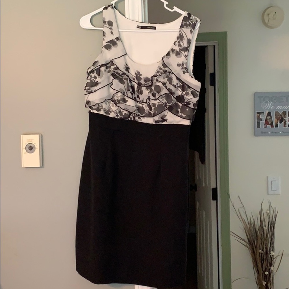 Maurices Black/White Midi Dress